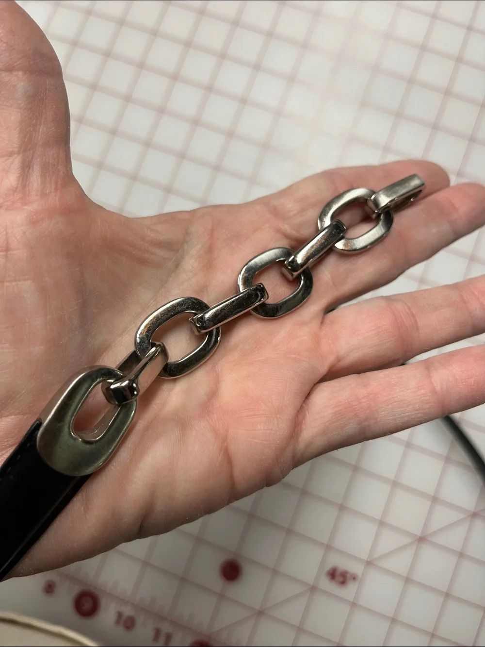 FOSSIL Contemporary Black Leather Chain-Link Waist Belt with Silver Hardware L